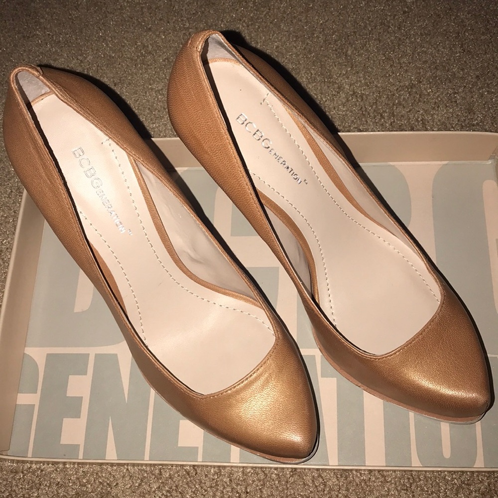 NEW BCBGENERATION PLATFORMS IN LIGHT TAN/PEARL.